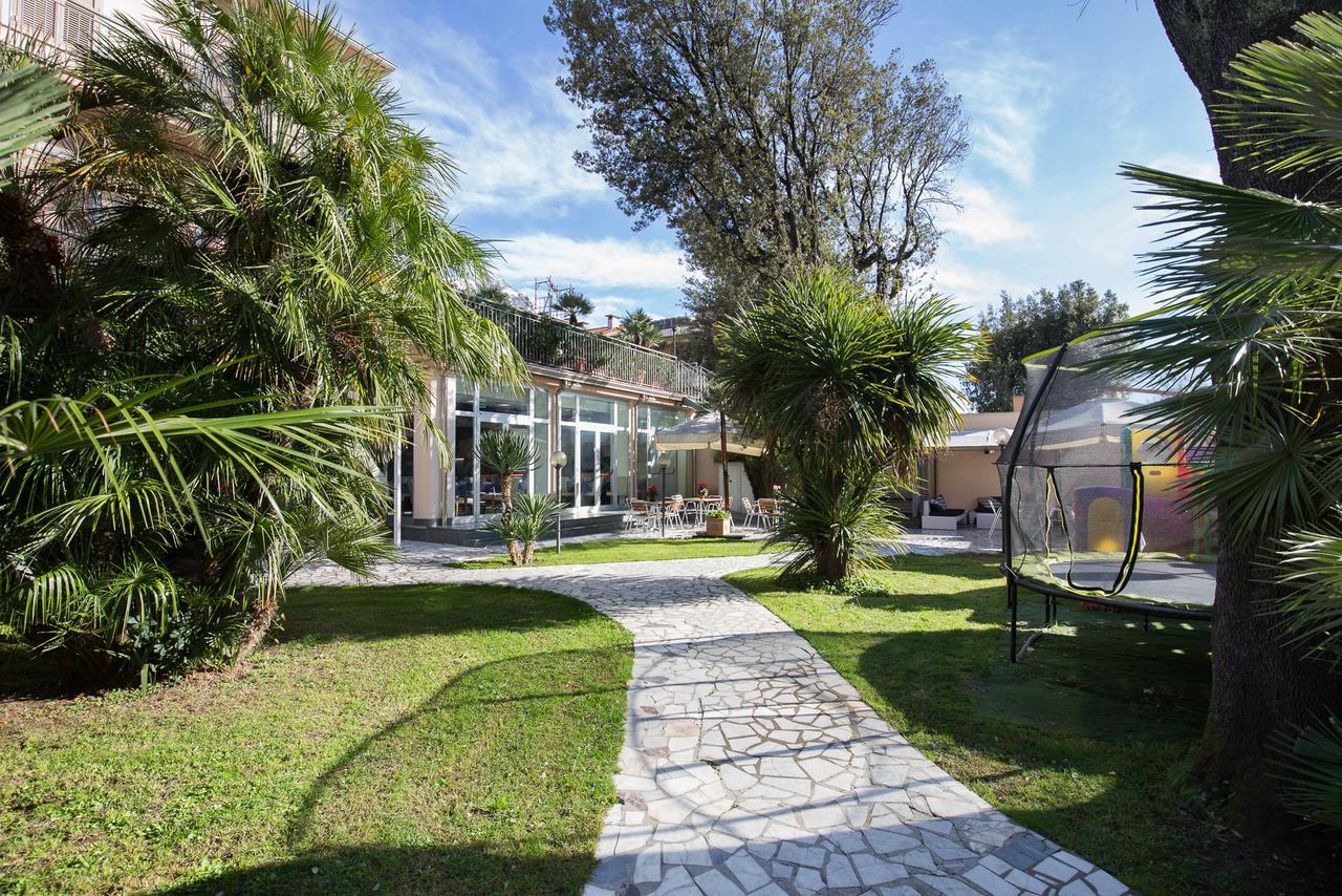 Hotel Roma Marina di Massa Exteriér fotografie